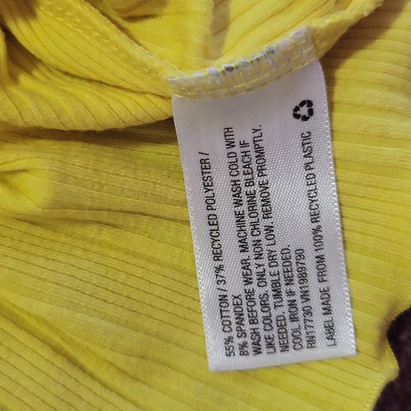 Two Tank Tops - Picture 4 of 5